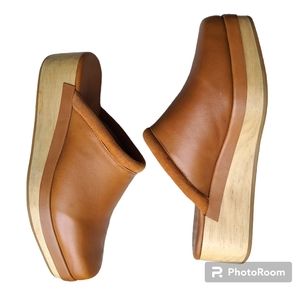 Rachel Comey - Tan Leather Clogs - Size 5